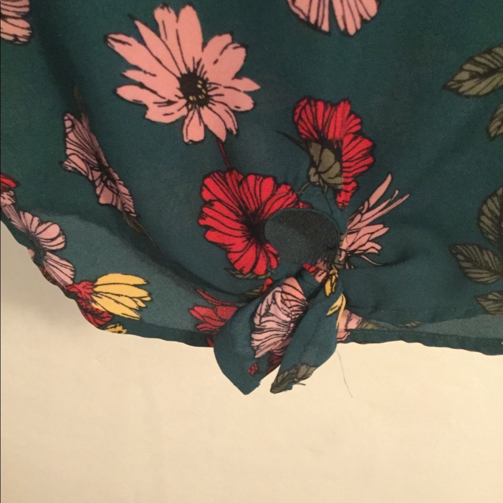 FLORAL TOP - Picture 3 of 4